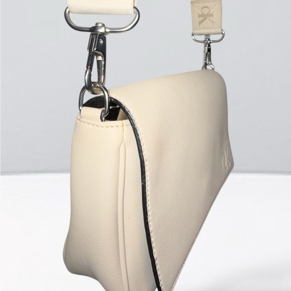 🤍Calvin Klein CK Logo Strap Flap Crossbody Bag Beige Minimalist Athleisure - Picture 3 of 9